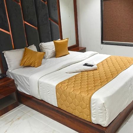 Hotel Palms Residency, Chembur Mumbai Exterior foto