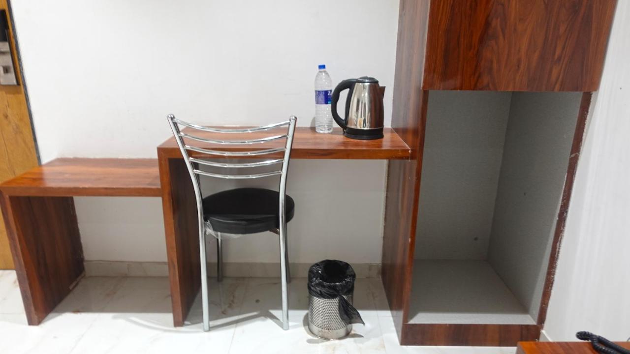 Hotel Palms Residency, Chembur Mumbai Exterior foto