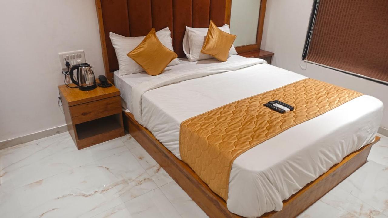 Hotel Palms Residency, Chembur Mumbai Exterior foto